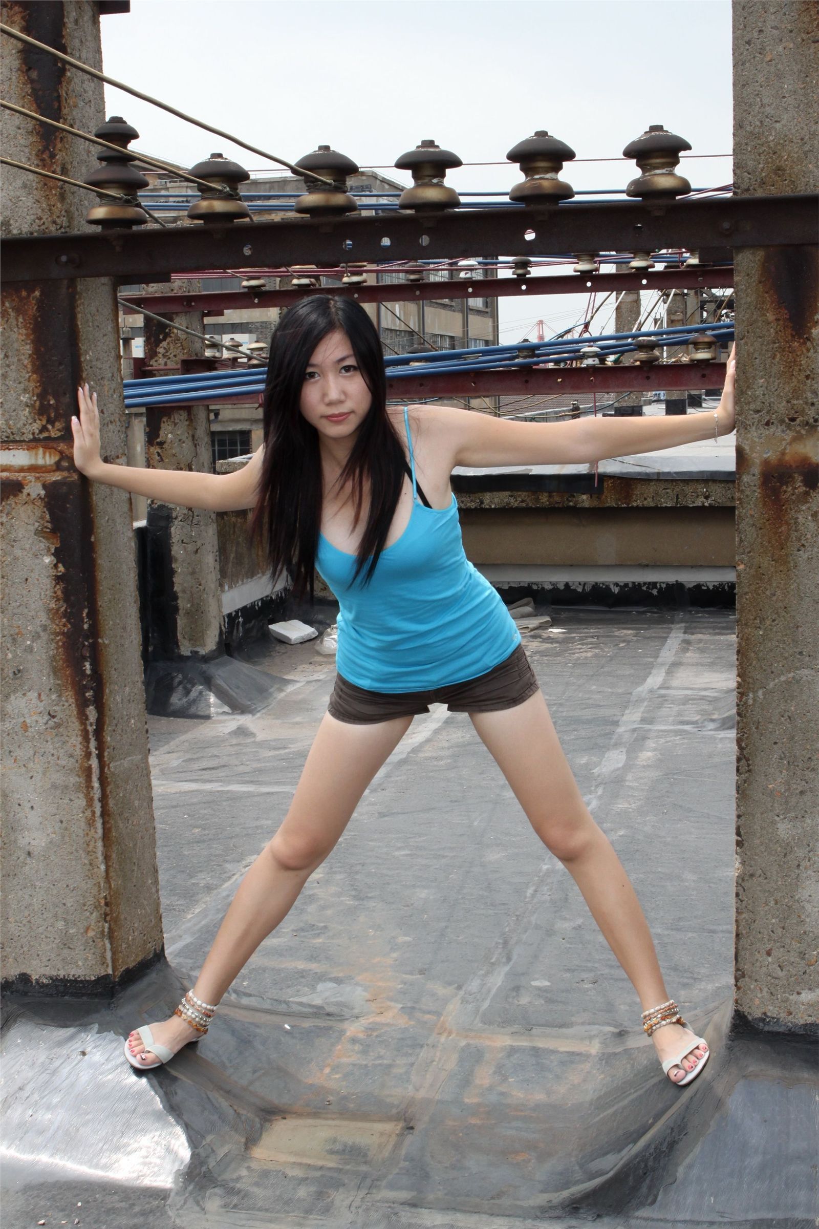 [户外街拍] 2013.08.21 美女娇娇 创意园外拍